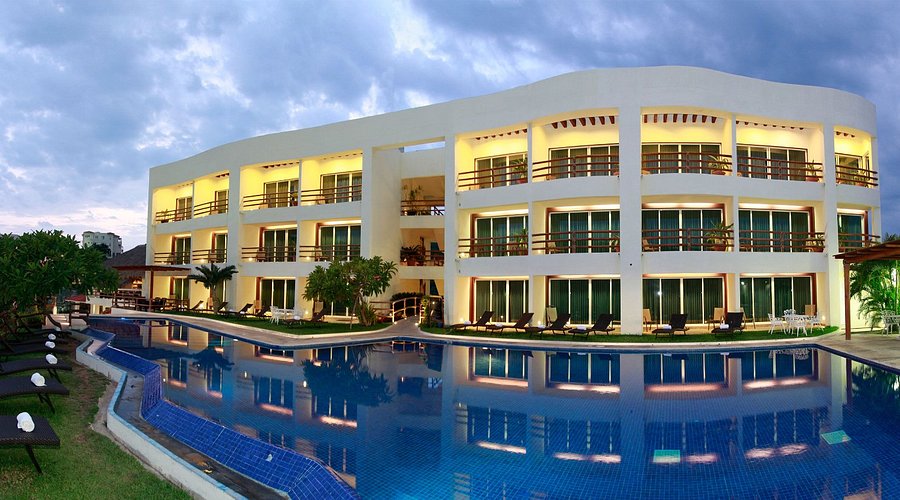 Princess Mayev Hotel Huatulco boutique property with intimate setting, local charm, and traditional Oaxacan hospitality near Huatulco bays.